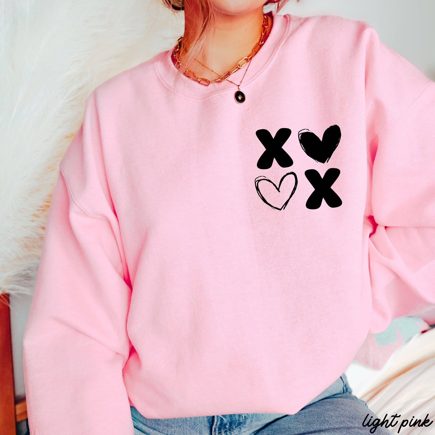 Pocket XOXO Valentine's Day Sweatshirt *8 Colors (S-3X)
